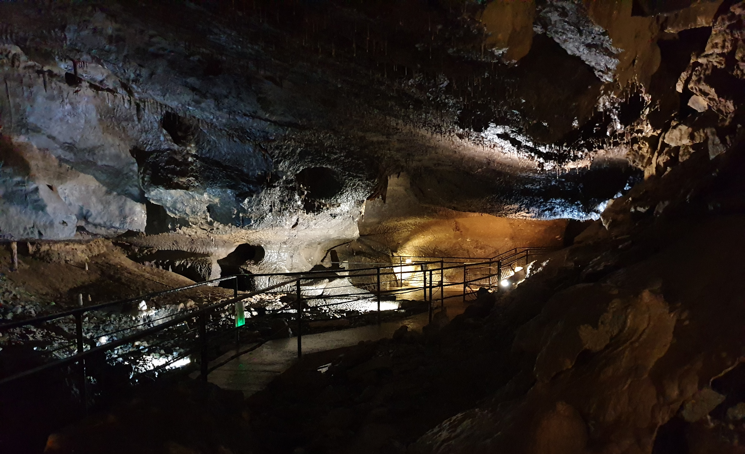 Ein typischer Flusstunnel, dem der Führungsweg folgt (Foto: Hartmut Simmert)