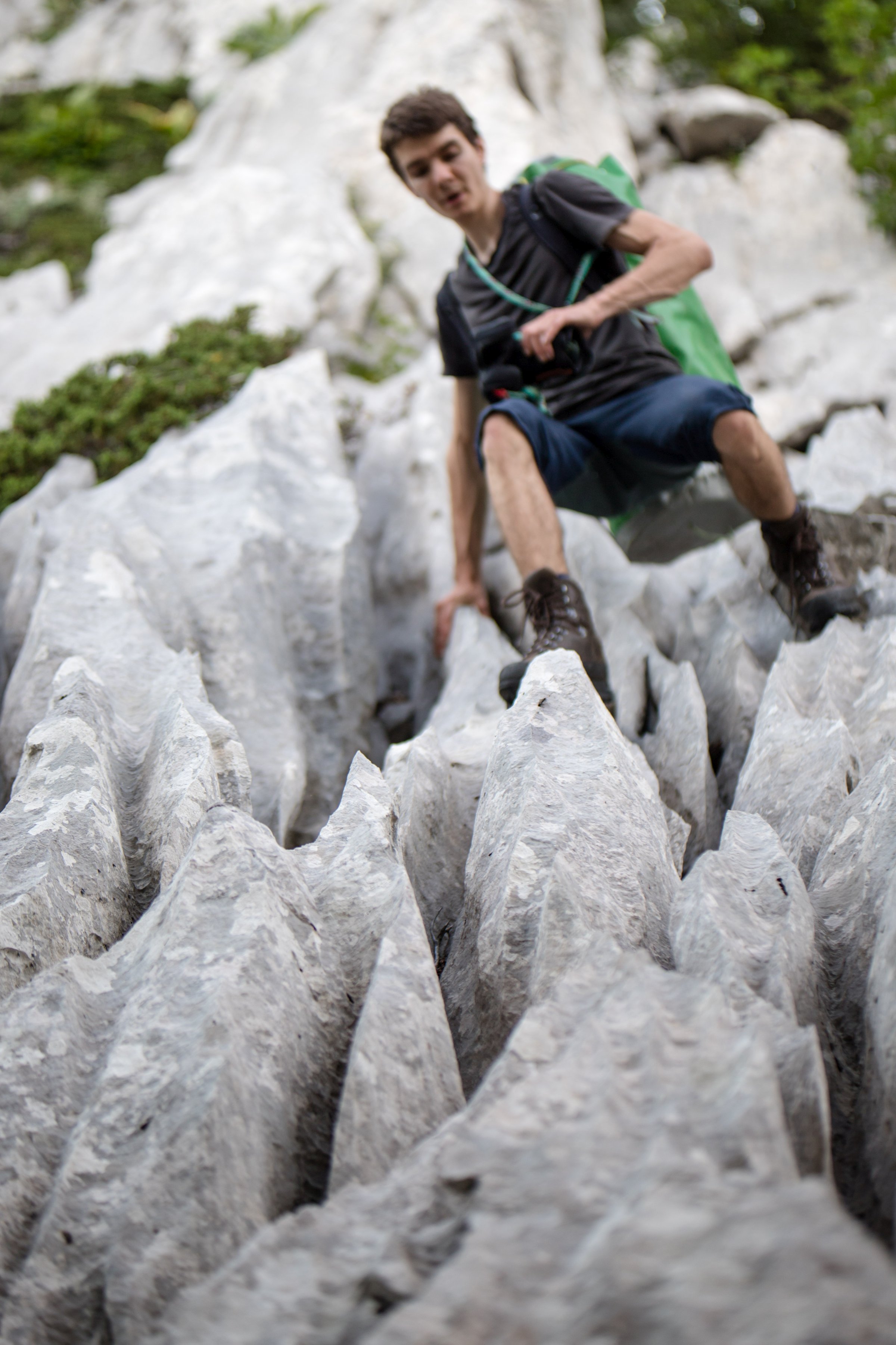 Typisches Karren-Gelände, steil & scharfkantig. Bild: Matthias Hardner